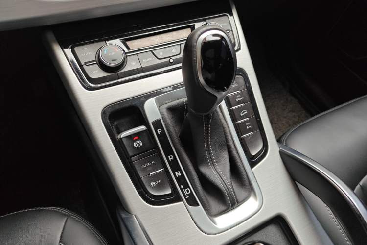Used Geely Auto Emgrand X7 Sport 2016 1.8TD Automatic ZhiShang Model Gear Lever