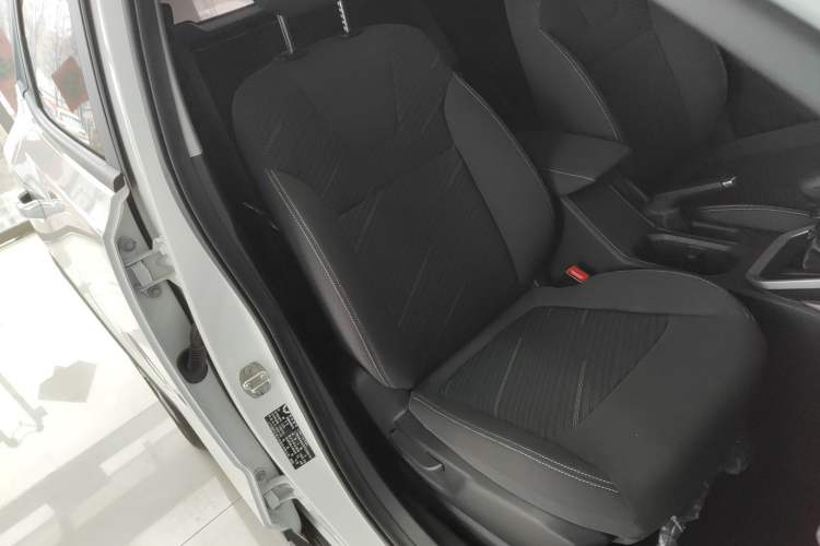 Used Wuling Alvez 2022 1.5L Manual Free-Style Model
