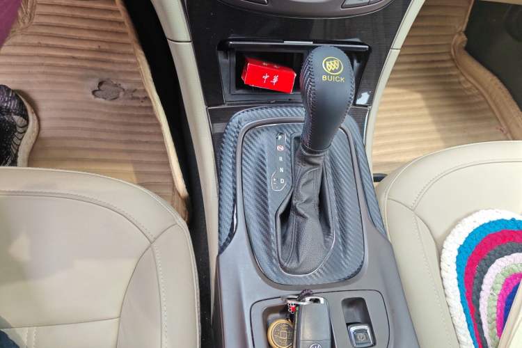 Used Buick Regal 2014 2.0L Elite Fashion Edition Gear Lever