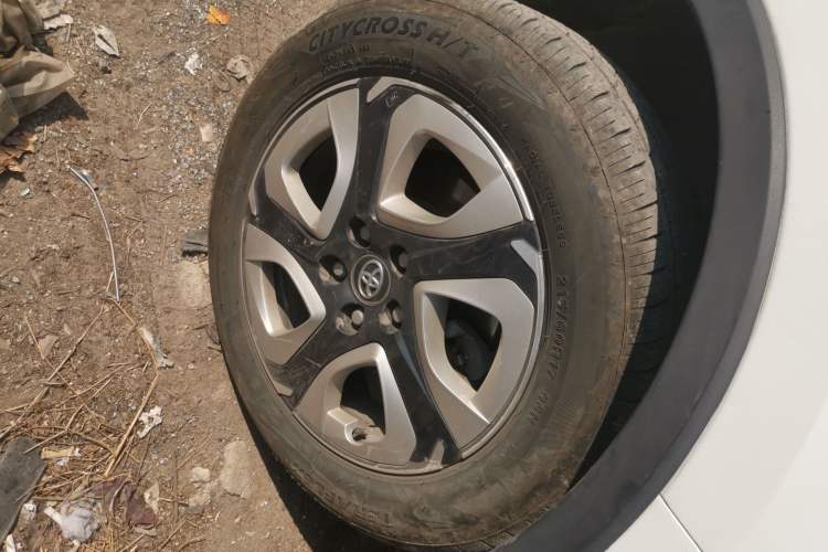 Used Toyota C-HR EV 2020 Luxury Sunroof Edition Right Front Wheel Hub