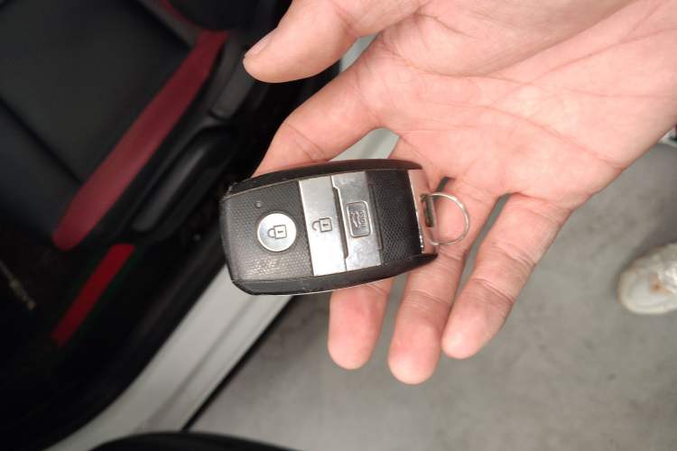 Used Kia KX Cross 2017 1.4L AT GLS