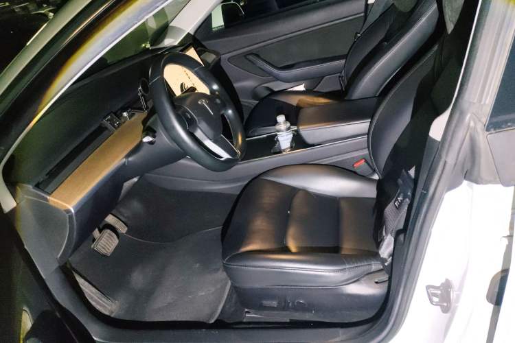 Used Tesla Model 3 2019 Long-Range Rear-Wheel-Drive Version
