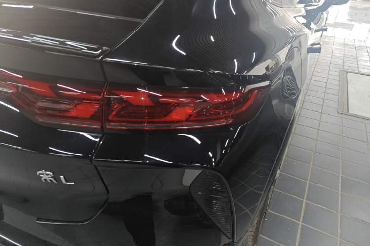 Used BYD Song L EV 2025 662 km Ultra-Range Version Exterior 3