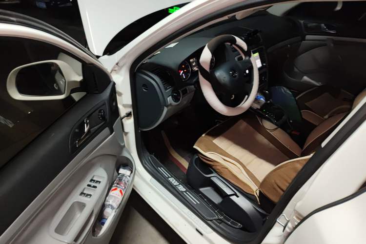 Used Skoda Octavia 2014 1.6L Automatic Yijie Edition Driver Seat