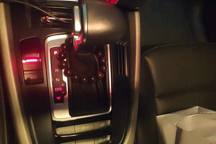 Used Audi Q5 2017 40 TFSI Ambition Edition Gear Lever