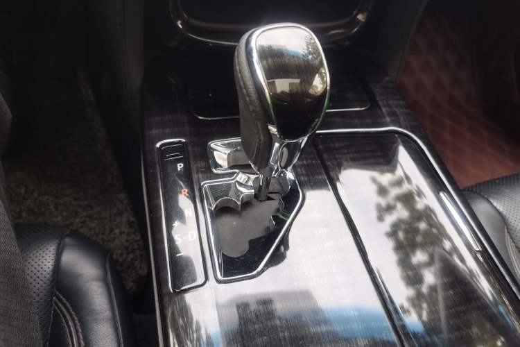 Used Toyota Crown 2015 2.0T Fashion Edition
