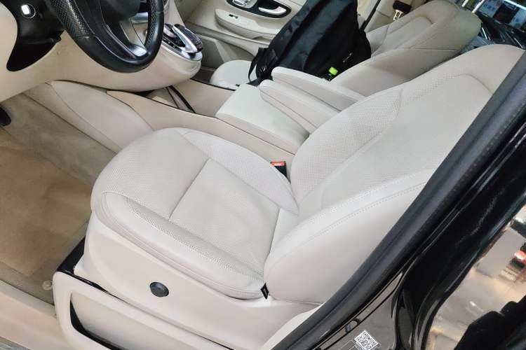 Used Mercedes-Benz V-Class 2017 V 260 Avantgarde Edition Left Front Seat