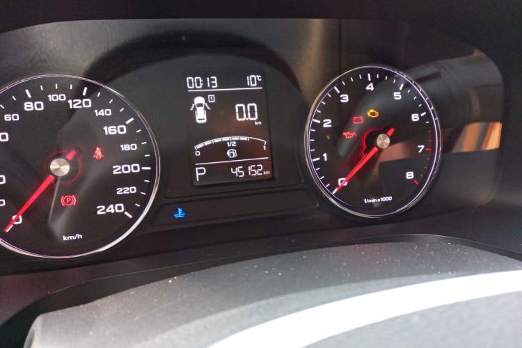 Used Roewe i6 2018 16T Automatic Flagship Edition Odometer Close Up