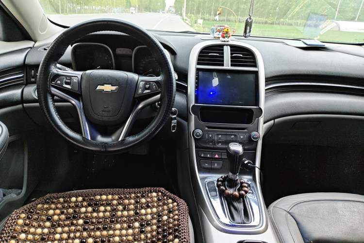 Used Chevrolet Malibu 2014 2.0L Automatic Luxury Edition Center Console