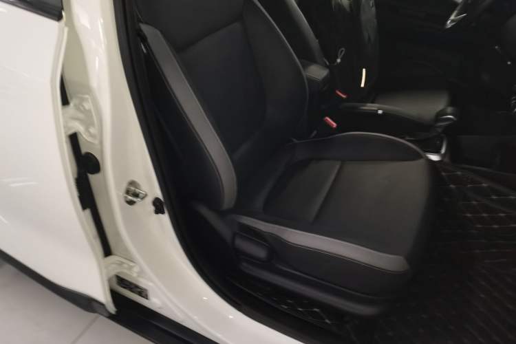 Used Kia kx1 Stonic 2021 1.4L CVT Fun & Sunroof Model
