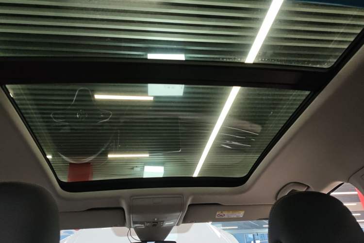 Used Volkswagen Tiguan L 2023 330TSI Automatic Two-Wheel Drive R-Line Enjoyment Edition Headliner