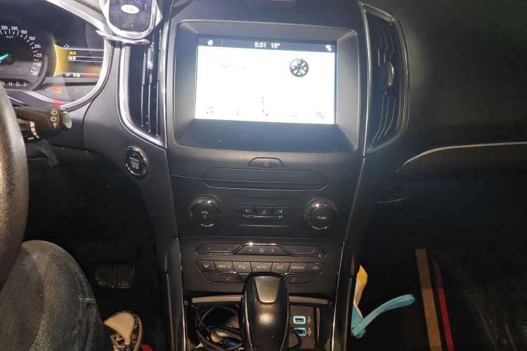 Used Ford Edge 2016 EcoBoost 245 Two-Wheel-Drive Titanium 7-Seater
