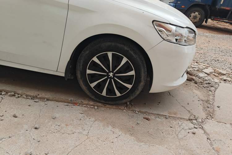 Used Peugeot 301 2016 1.6L Automatic Comfort Edition
