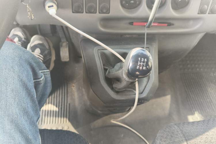 Used JMC Transit 2019 2.8T Commercial Version Short Wheelbase Mid-Roof 6-Seater China VI JX493