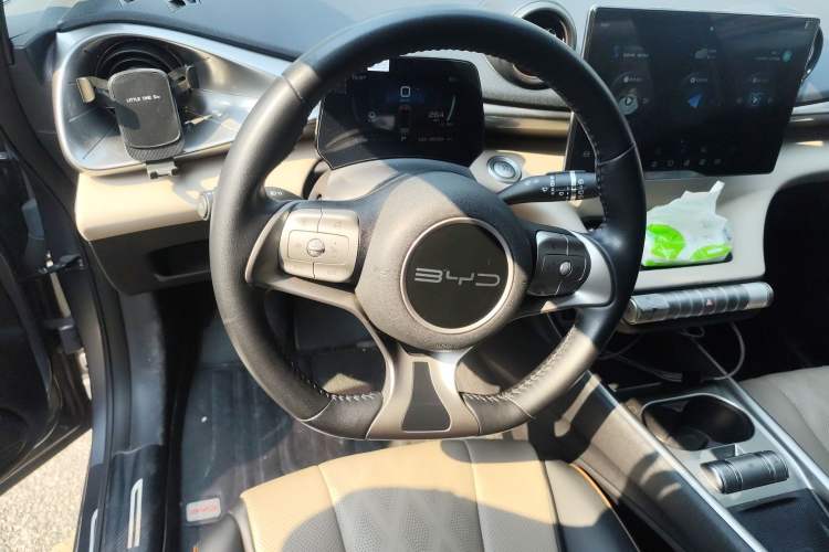 Used BYD Dolphin 2023 420 km Fashion Edition Steering Wheel