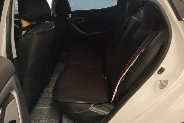 Used Hyundai Elantra (5th Generation / Langdong) 2016 1.6L Automatic Prestige Model
