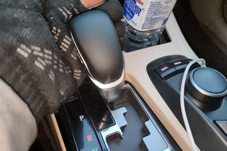 Used Lexus ES 2013 300h Elite Edition
