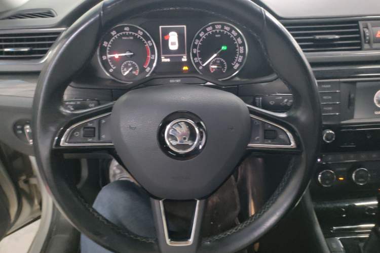 Used Skoda Superb 2016 TSI330 DSG Smart Drive Edition Steering Wheel