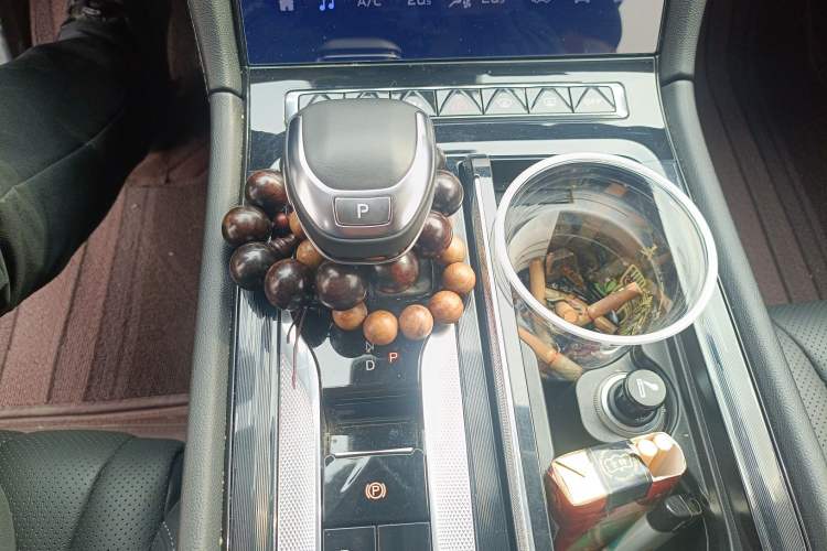 Used Hongqi H5 2024 1.5T HEV Smart Connect Flagship Edition Gear Lever