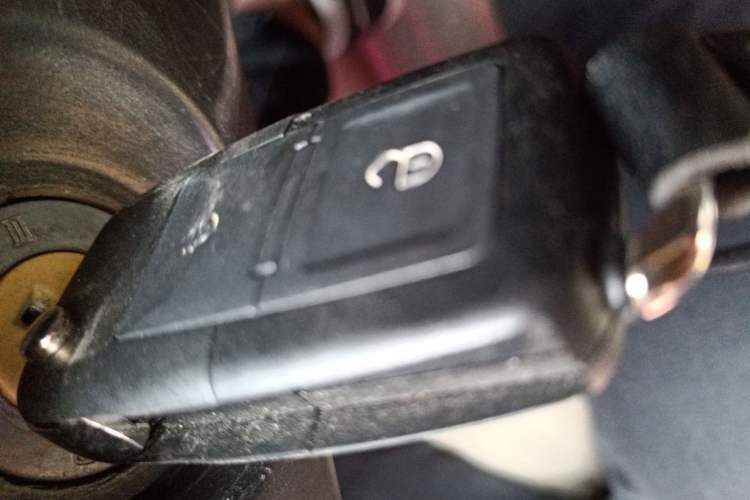 Used Wuling Rongguang V 2015 1.2L Base Version