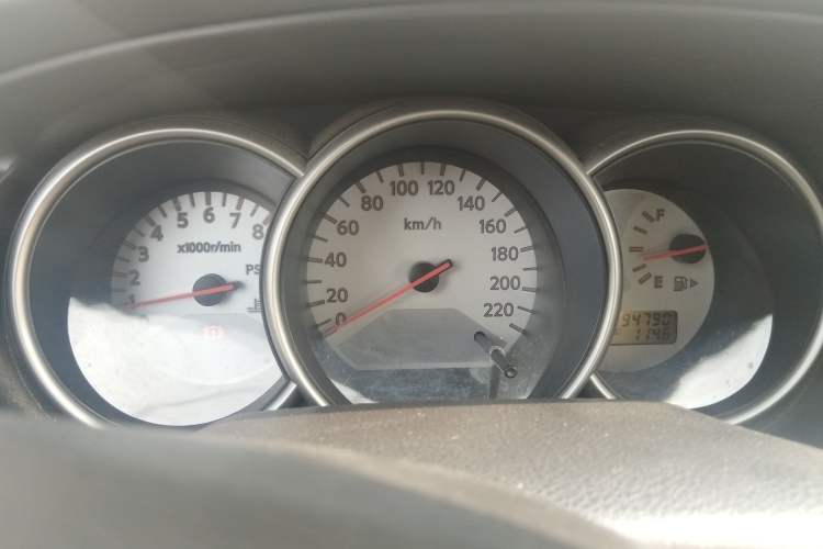Used Nissan Livina 2010 Jingyue Edition 1.6L Automatic All-in-One Model Instrument Cluster