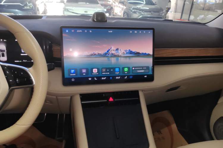 Used Hima AITO M7 2024 1.5T Intelligent Driving 4WD Max Edition 5 Seats Audio And AC Panel