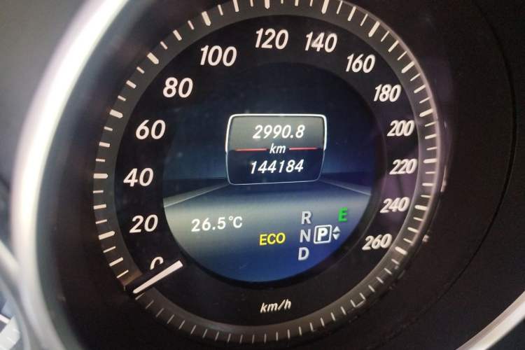 Used Mercedes-Benz E-Class 2015 E 260 L
