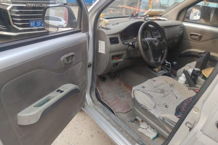 Used Wuling Rongguang V 2019 1.5L Window-Sealed Utility Model China VI LAR Driver Seat