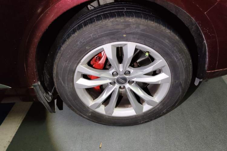 Used Audi Q7 New Energy 2019 55 e-tron Right Front Wheel Hub