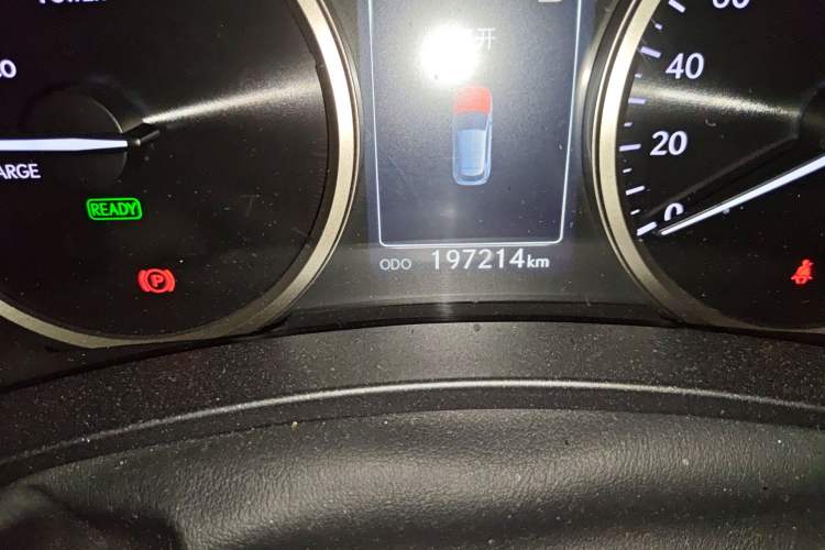 Used Lexus NX 2015 300h All-Wheel-Drive Fēngzhì Edition Odometer Close Up