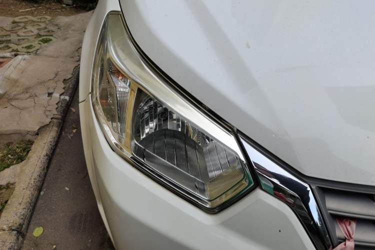 Used Venucia D50 2012 1.6L Manual Luxury Edition