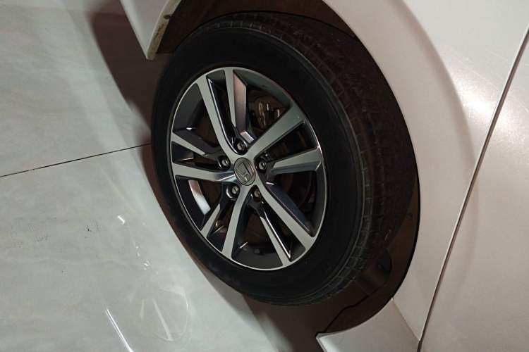Used Honda Civic 2023 240TURBO CVT Dynamic · Center Stage Special Edition Right Rear Wheel Hub