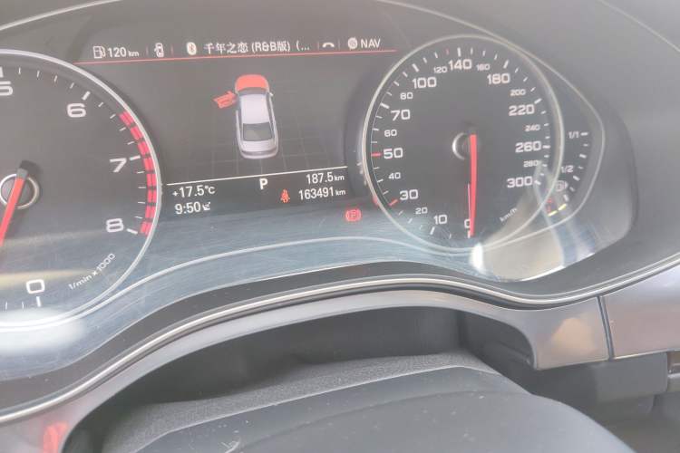 Used Audi A6L 2014 30 FSI Comfort Model Odometer Close Up