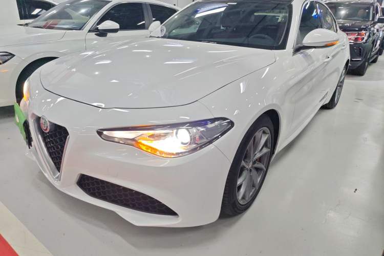 Used Alfa Romeo Giulia 2017 2.0T 280HP Luxury Edition