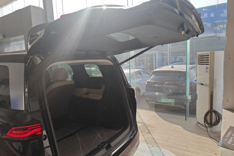 Used BYD Xia 2025 DM-i 1.5T 180km Beyond Edition
