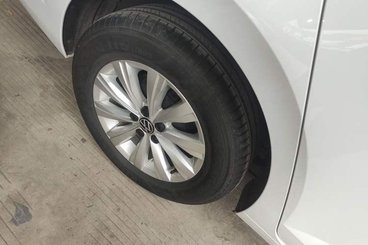 Used Volkswagen Lavida 2023 New Sharp 1.5L Automatic Excellent New Edition
