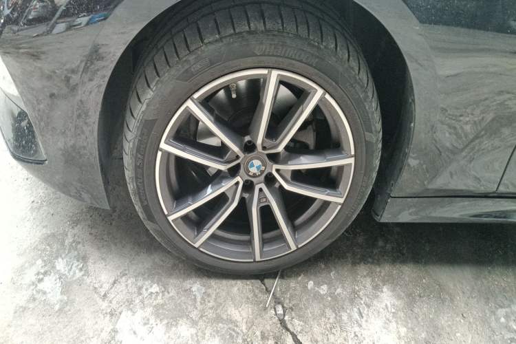 Used BMW 3 Series 2023 320Li M Sport Package Left Front Wheel Hub