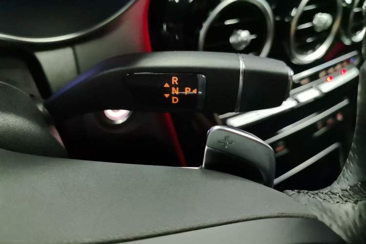 Used Mercedes-Benz C-Class 2020 Restyled C 260 Sport Edition Gear Lever