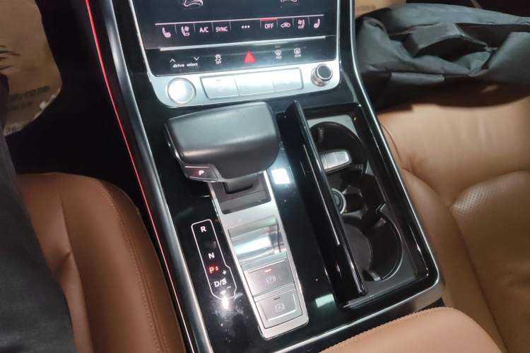 Used Audi Q8 2019 55 TFSI Luxury Dynamic Model