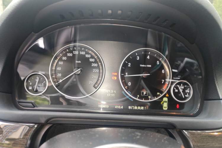 Used BMW 5 Series 2014 525Li Luxury Design Package
