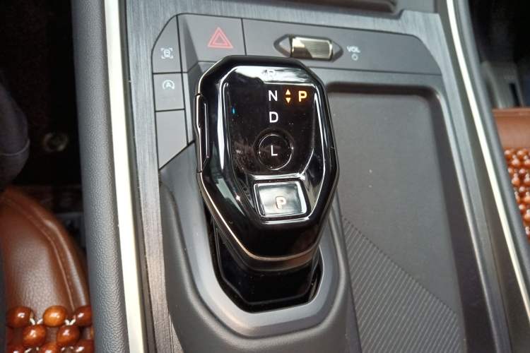 Used Ford Edge 2023 Ford Explorer L 2.0T EcoBoost Two-Wheel Drive 5-Seater Fashion Edition Gear Lever