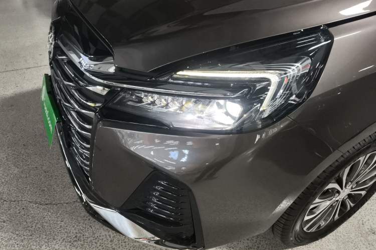 Used Buick GL8 2023 Land Executive Class 652T Luxury Model
