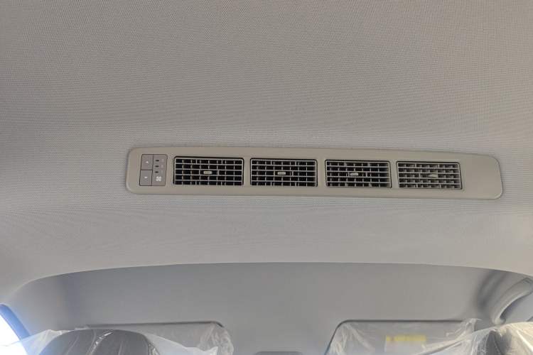 Used Wuling Hongguang New Energy 2025 Extended-Range Hybrid 50 km Standard Version