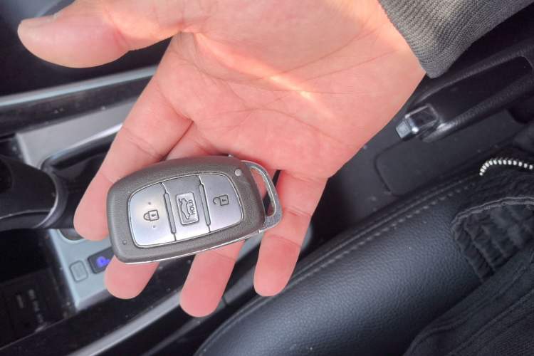 Used Hyundai Elantra (5th Generation / Langdong) 2016 1.6L Automatic Prestige Model
