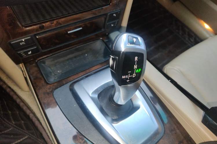 Used BMW 5 Series 2008 523Li Leading Model
