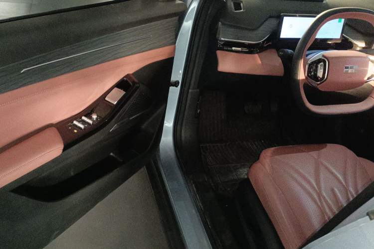 Used Geely Galaxy L6 2025 EM-i 140km Starship Edition Driver Seat