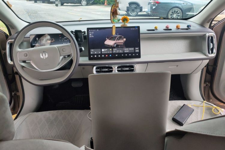 Used Leapmotor B01 2025 650 Enjoyment Edition Center Console