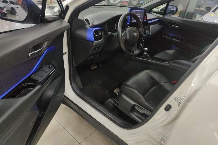 Used Toyota IZOA 2020 2.0L Yichi Version