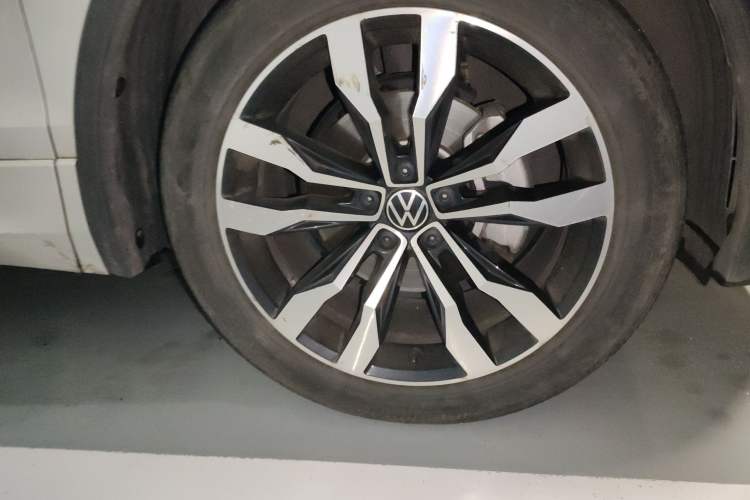 Used Volkswagen Tiguan L 2021 330TSI Automatic Two-Wheel Drive R-Line Flagship Edition
