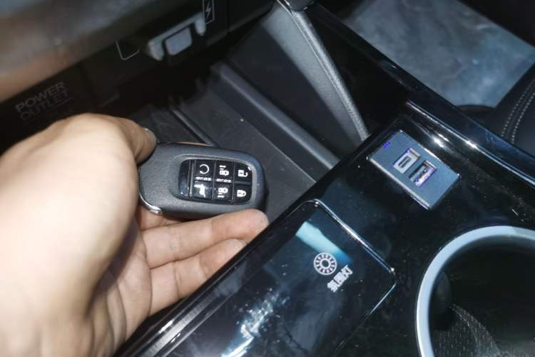 Used Honda Elysion 2026 Model 2.0L e:HEV Luxury Black Knight Edition
